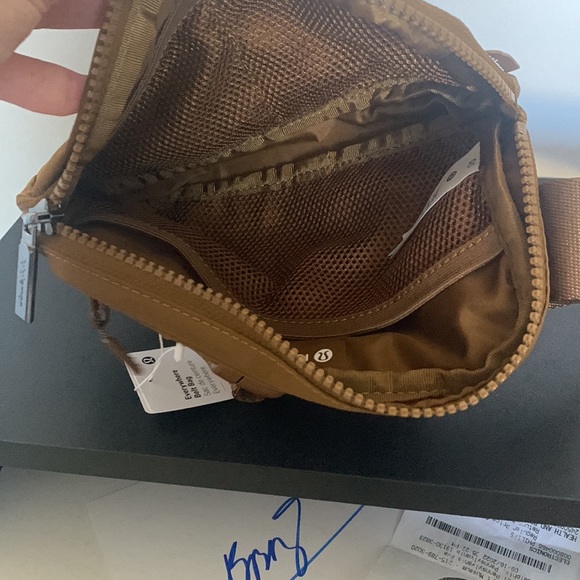 NWT LULULEMON EVERYWHERE BELT BAG BURNT CARAMEL - Picture 5 of 6
